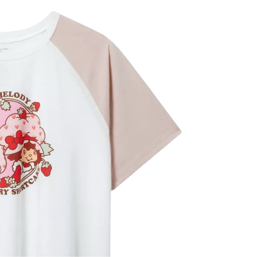 Size 1: Torrid Strawberry Shortcake x My Melody Cotton Crop Raglan Tee - Picture 3 of 6